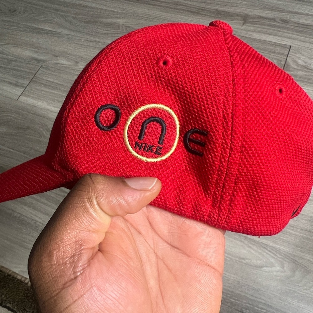 Nike Tiger Woods Golf Red Hat with Logo - Picture 10 of 10
